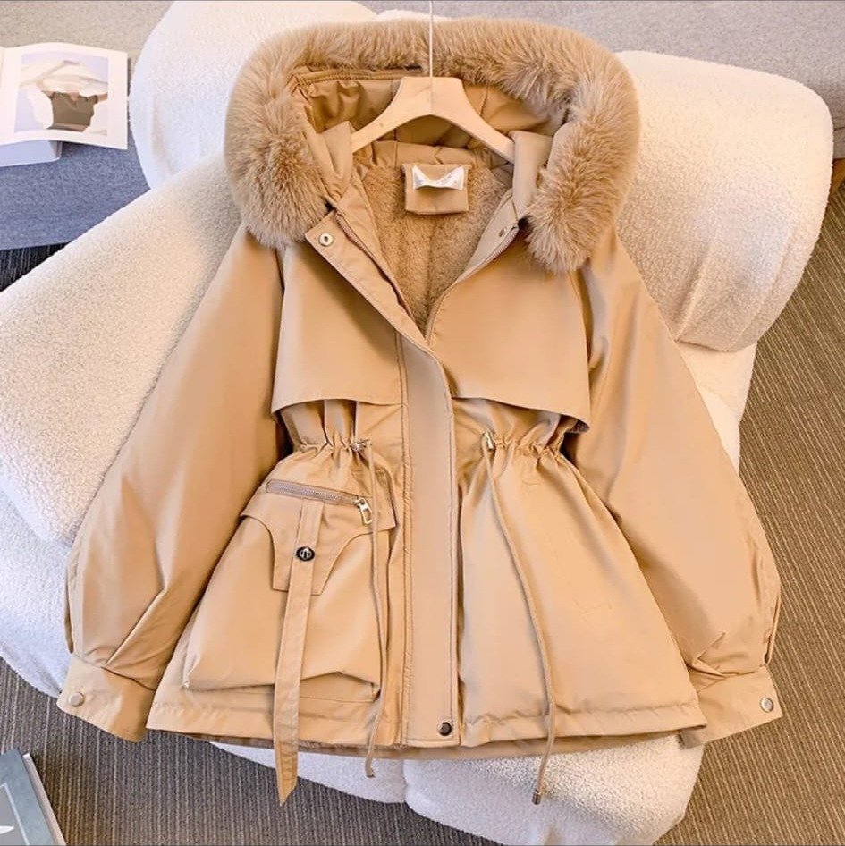 Parka Beige Oversize con Capucha de Piel