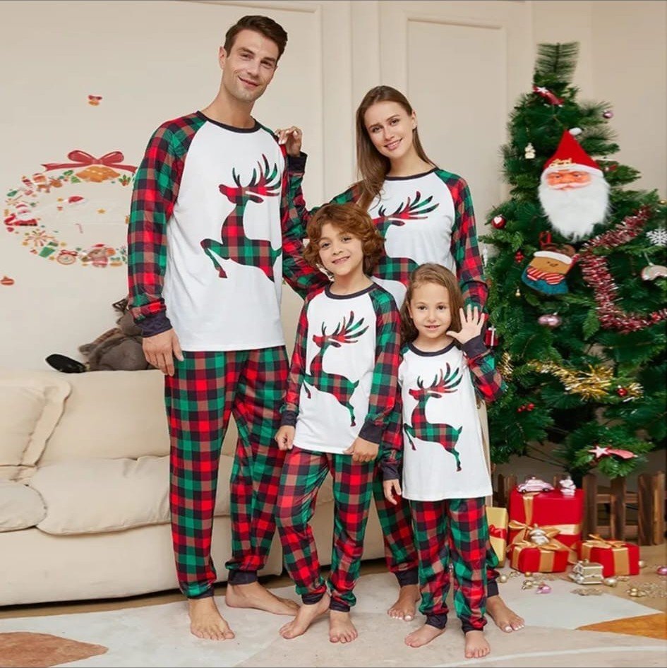 Pijama Familiar Reno con Cuadros Verdes