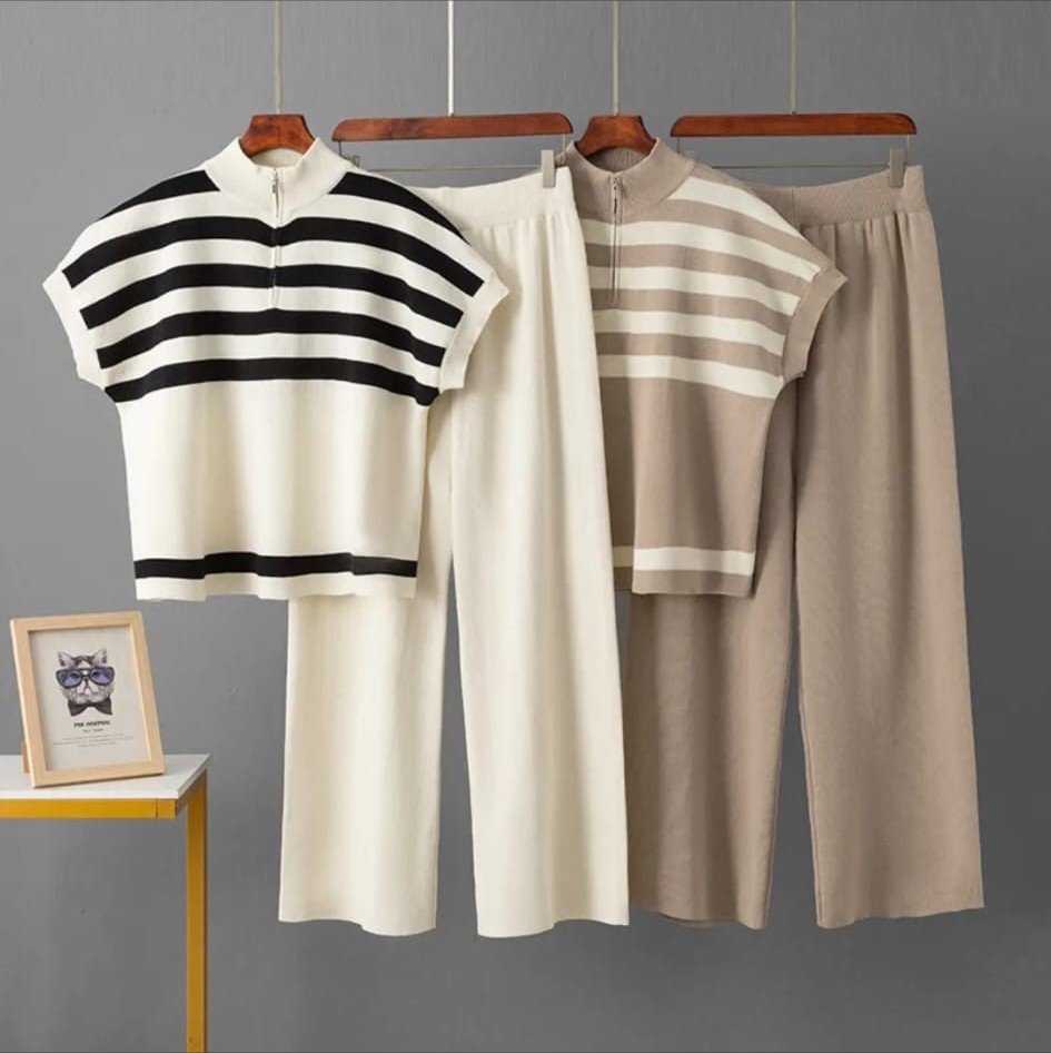 Conjunto Chaleco de Rayas y Pantalón