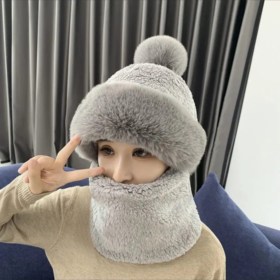 Gorro con Cuello de Peluche