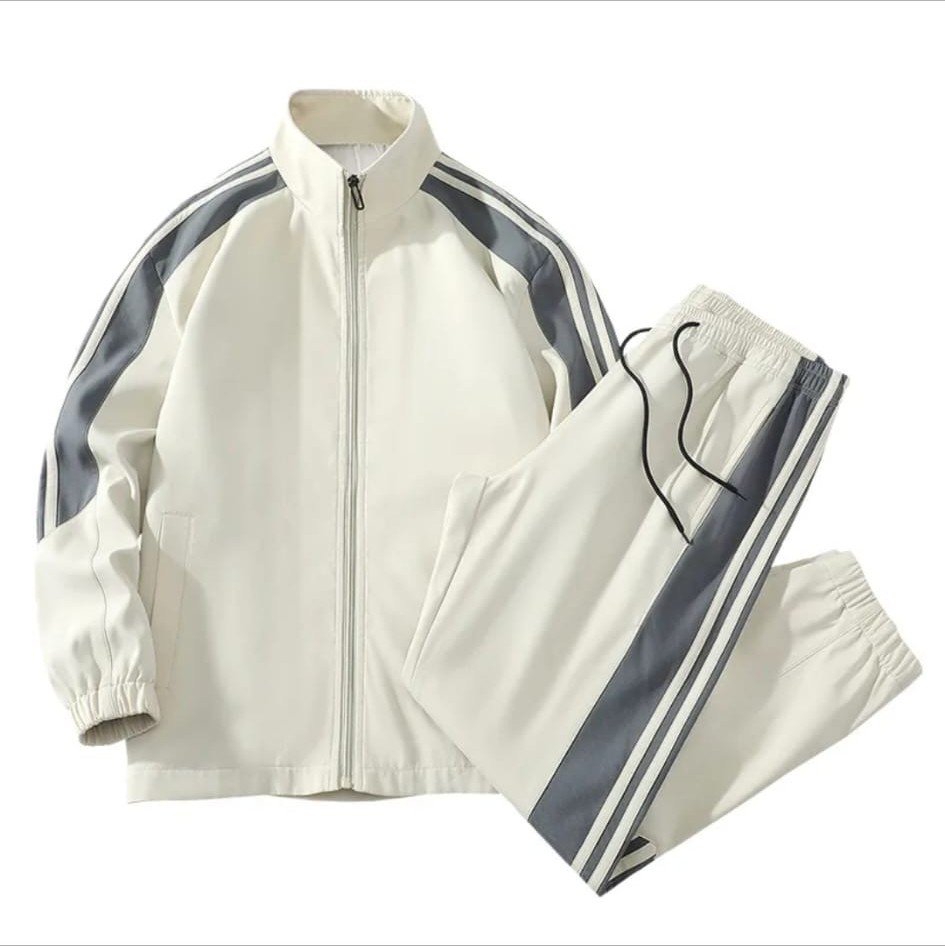 Conjunto Deportivo con Franjas