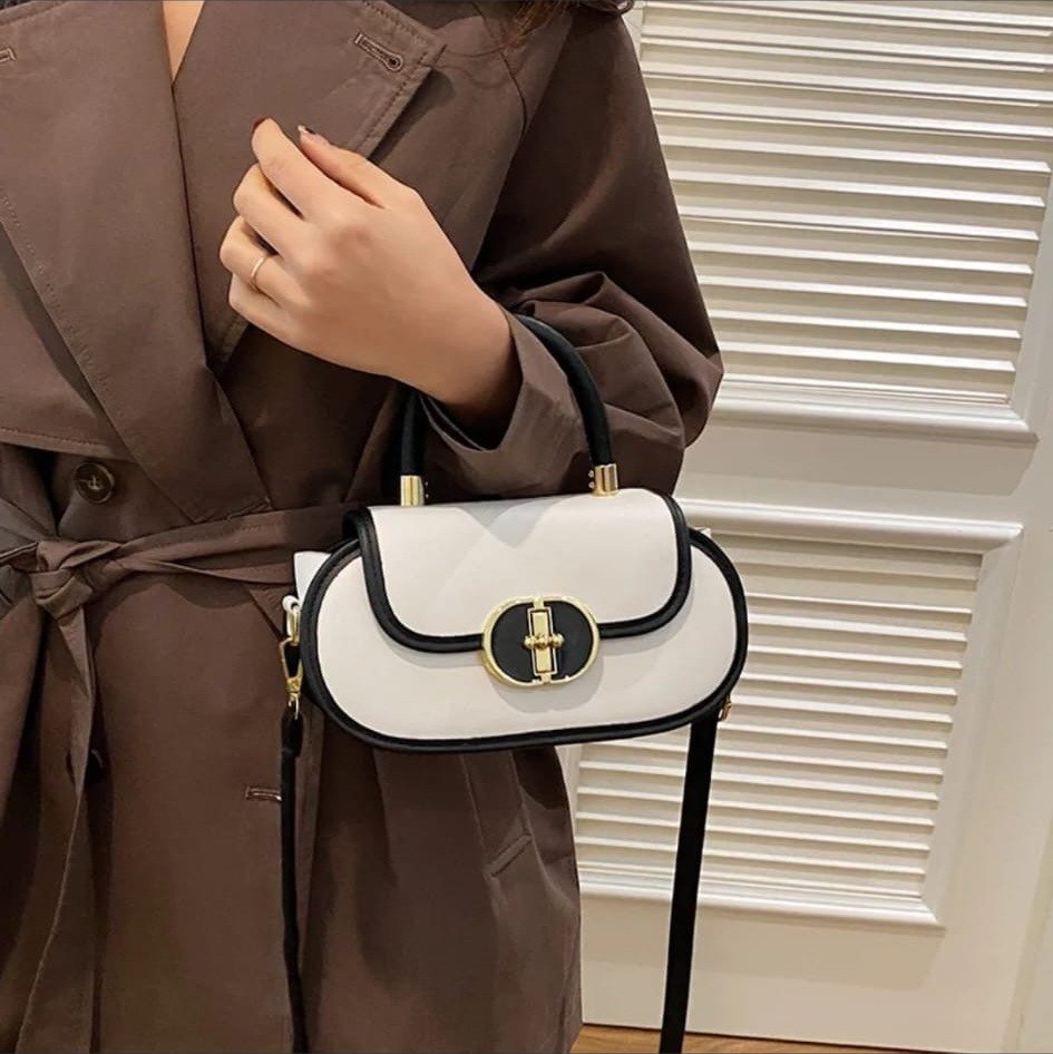 Bolso Ovalado Blanco y Negro