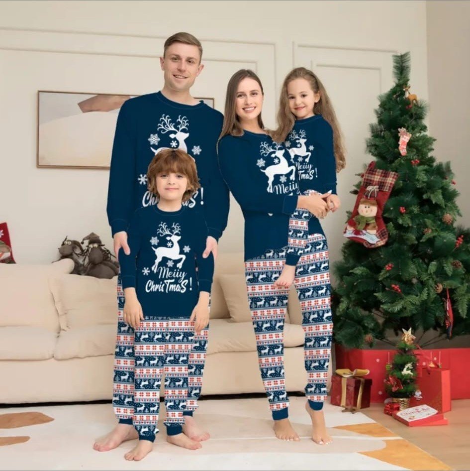 Pijama Familiar Azul Marino de Renos