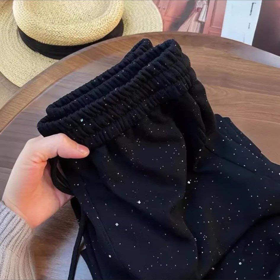 Jogger Negro con Brillo