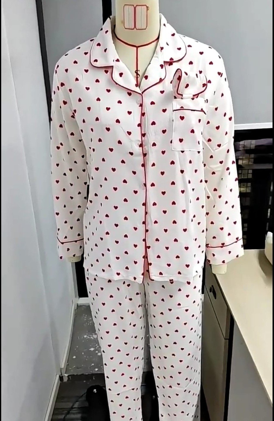 Pijama de Corazones Blanco y Rojo